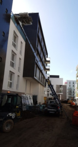 Louer monte-meuble 24m électrique silencieux Paris