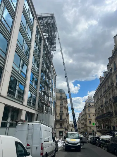 Monte-charge immeuble parisien Essence Ciel